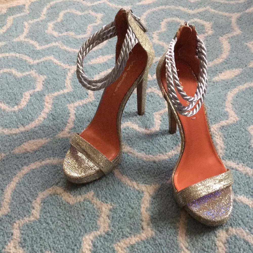 Ladies pumps